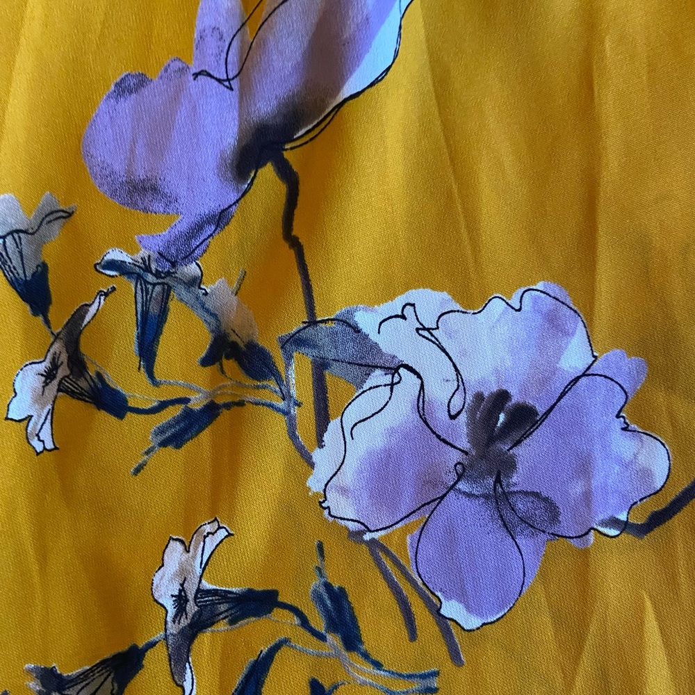 💛 NEVER WORN Le Lis Flowy Flower Skirt 💛 - Picture 2 of 7